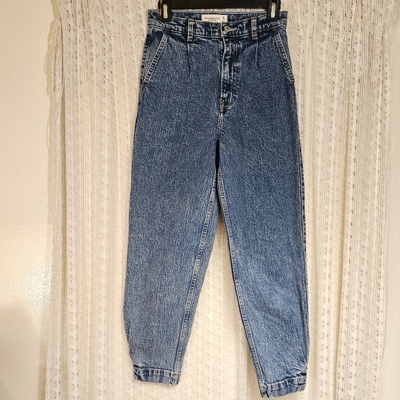 Abercrombie & Fitch Denim - Abercrombie and Fitch Ultra High Rise Acid Wash Jeans Size 2